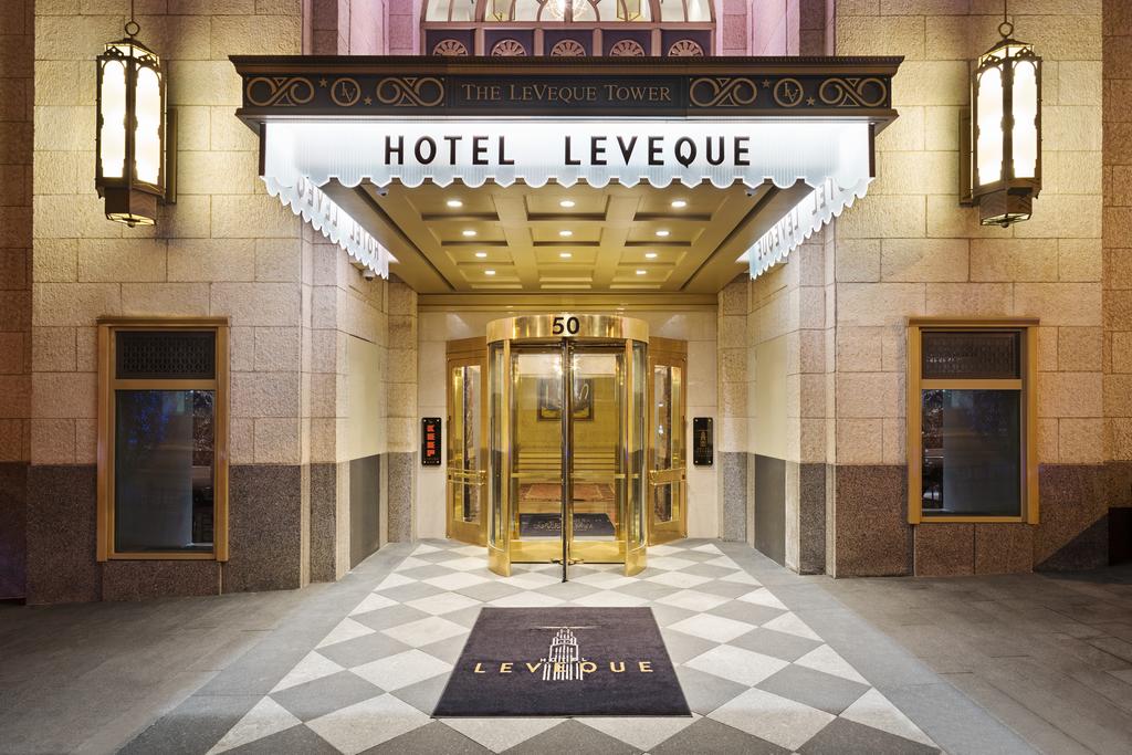 Entrance to Hotel Leveque in Columbus Ohio